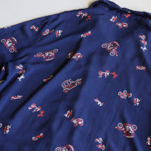 Load image into Gallery viewer, 1950's S/S RAYON SHIRT (SZ MEDIUM / GOOD CAR PRINT)
