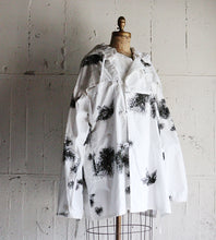 Load image into Gallery viewer, 1980&#39;s GERMAN MILITALY SNOW CAMO PARKA (SZ UNISEX / GOOD CONDITION)
