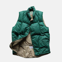 Load image into Gallery viewer, 1970&#39;s &quot;SIERRA DESIGNS&quot; DOWN VEST (SZ MEDIUM / GOOD CONDITION)
