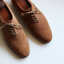 Load image into Gallery viewer, 1990&#39;s SUMMER SUEDE SHOES (SZ 9H / MINT CONDITION)
