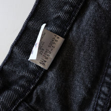 画像をギャラリービューアに読み込む, 1990's "LEVI'S" 550 BLACK DENIM SHORTS (W34 L00 / GOOD CONDITION)
