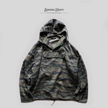 Load image into Gallery viewer, 1980's～ TIGER STRIPE ANORAK PARKA (SZ LARGE / GOOD CONDITION)
