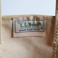 Load image into Gallery viewer, 1980&#39;s &quot;L.L.BEAN&quot; CANVAS TOTE BAG (SZ MEDIUM / THE NEW YORKER / MINT CONDITION)
