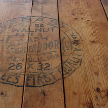 画像をギャラリービューアに読み込む, ANTIQUE "WABASH SCREEN DOOR CO." STOVE BASE
