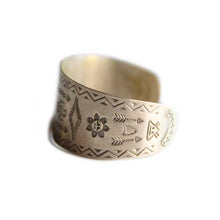Load image into Gallery viewer, VINTAGE &quot;NAVAJO&quot; SILVER BANGLE
