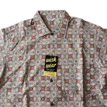 Load image into Gallery viewer, NOS 1960&#39;s &quot;SPORTSWEAR&quot; COTTON BOX SHIRT (MEDIUM)
