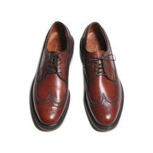 Load image into Gallery viewer, OLD &quot;BROOKS BROTHERS&quot; LEATHER WING TIP SHOES (10C)

