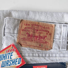 画像をギャラリービューアに読み込む, N.O.S 1980&#39;s &quot;LEVI&#39;S&quot; 550 WHITE WASHED DENIM PANTS (W31)
