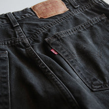 Load image into Gallery viewer, 1990&#39;s &quot;LEVI&#39;S&quot; 505 CUTOFF BLACK DENIM (W34)
